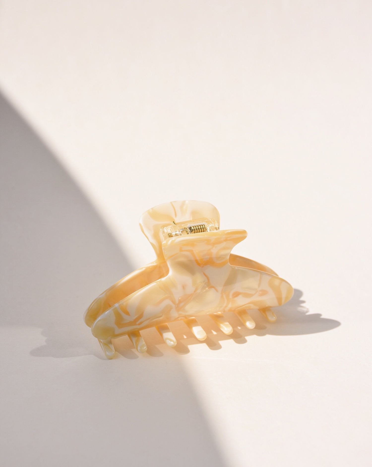 CLAW CLIPS