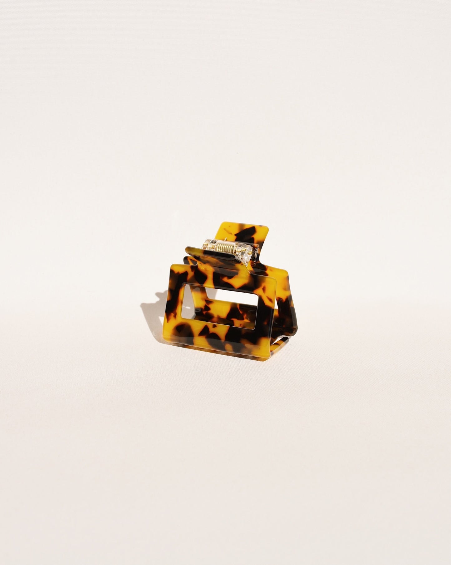 Small Hair Claw No. 1 in Dark Tortoiseshell