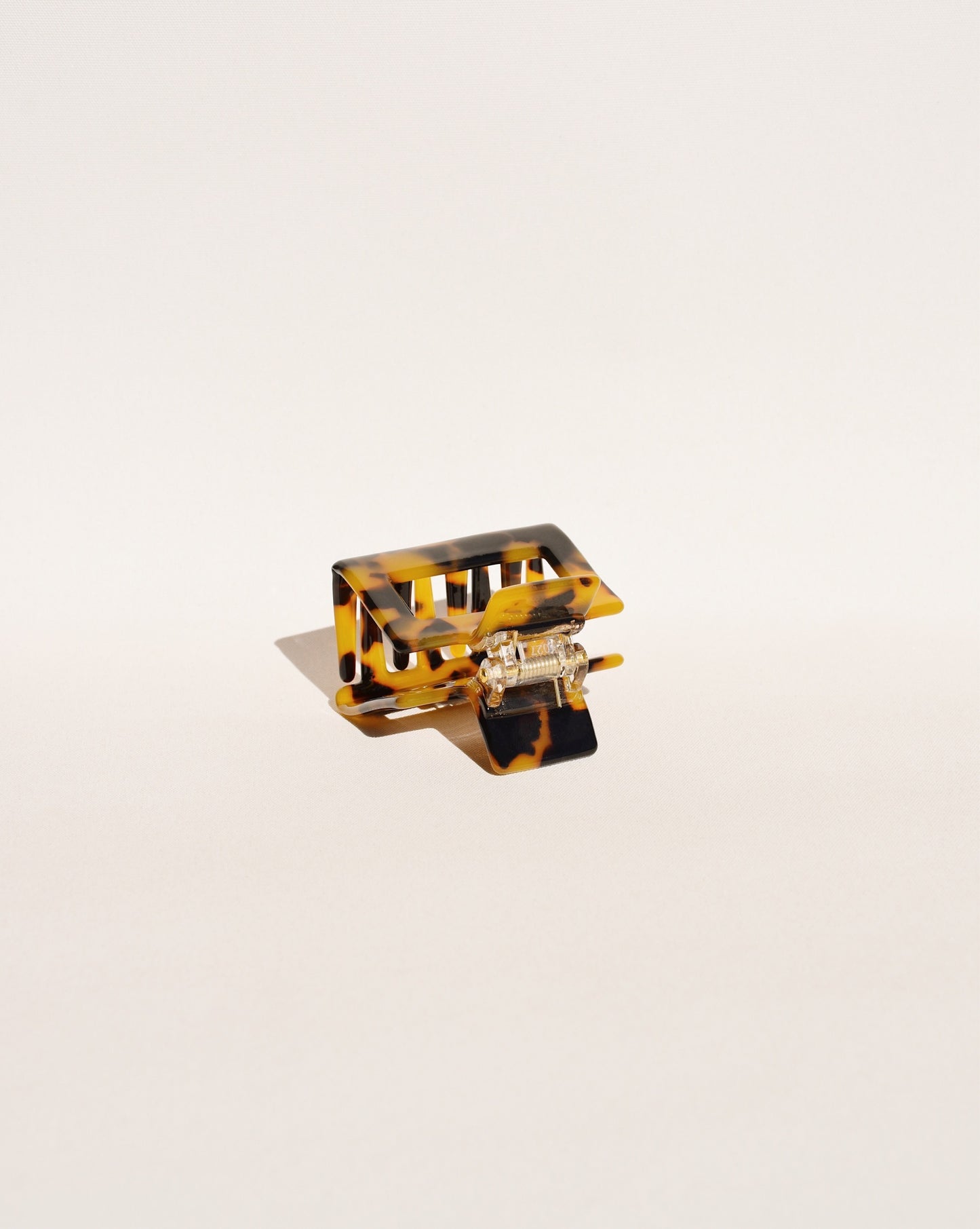 Small Hair Claw No. 1 in Dark Tortoiseshell