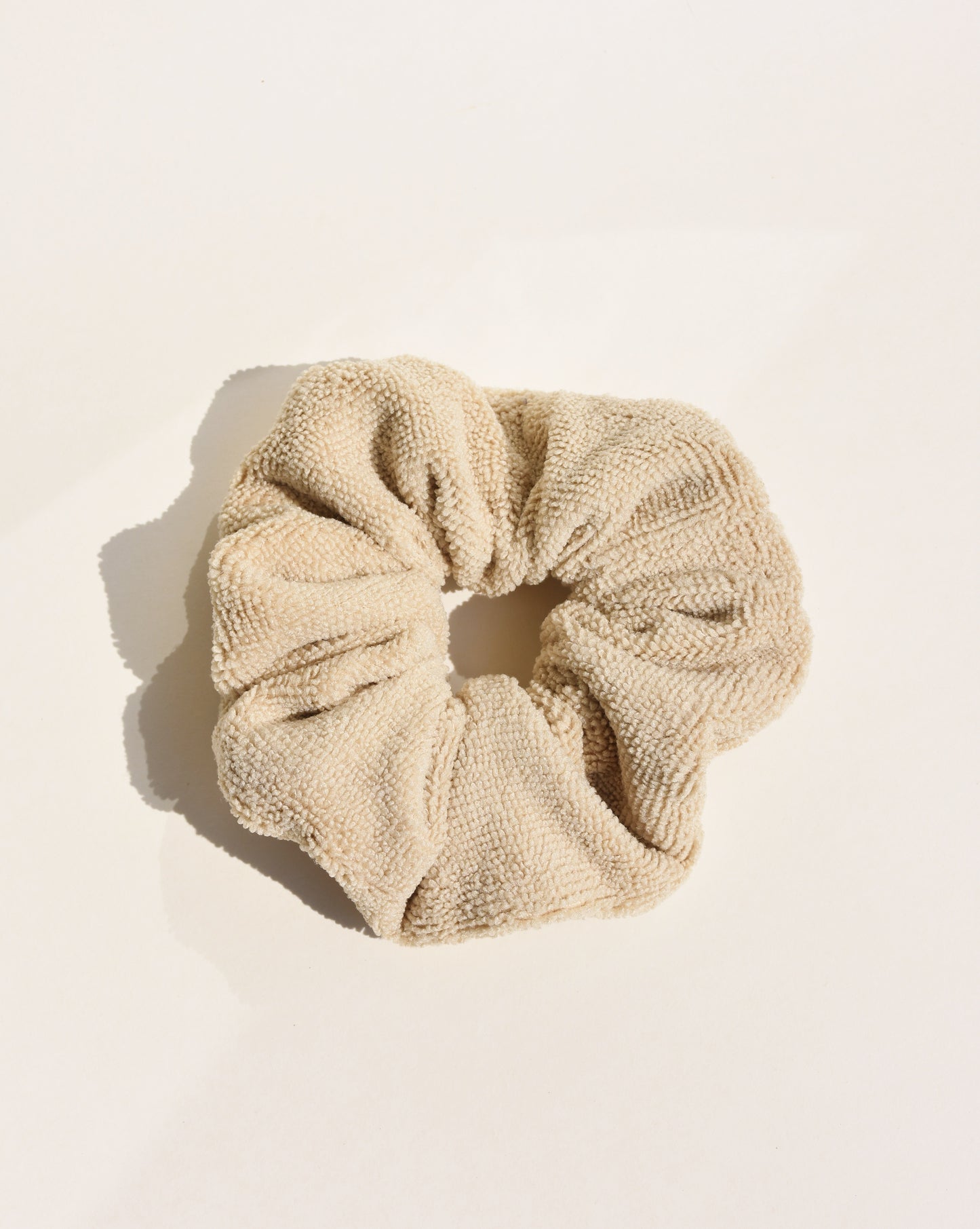Chouchou surdimensionné en serviette éponge