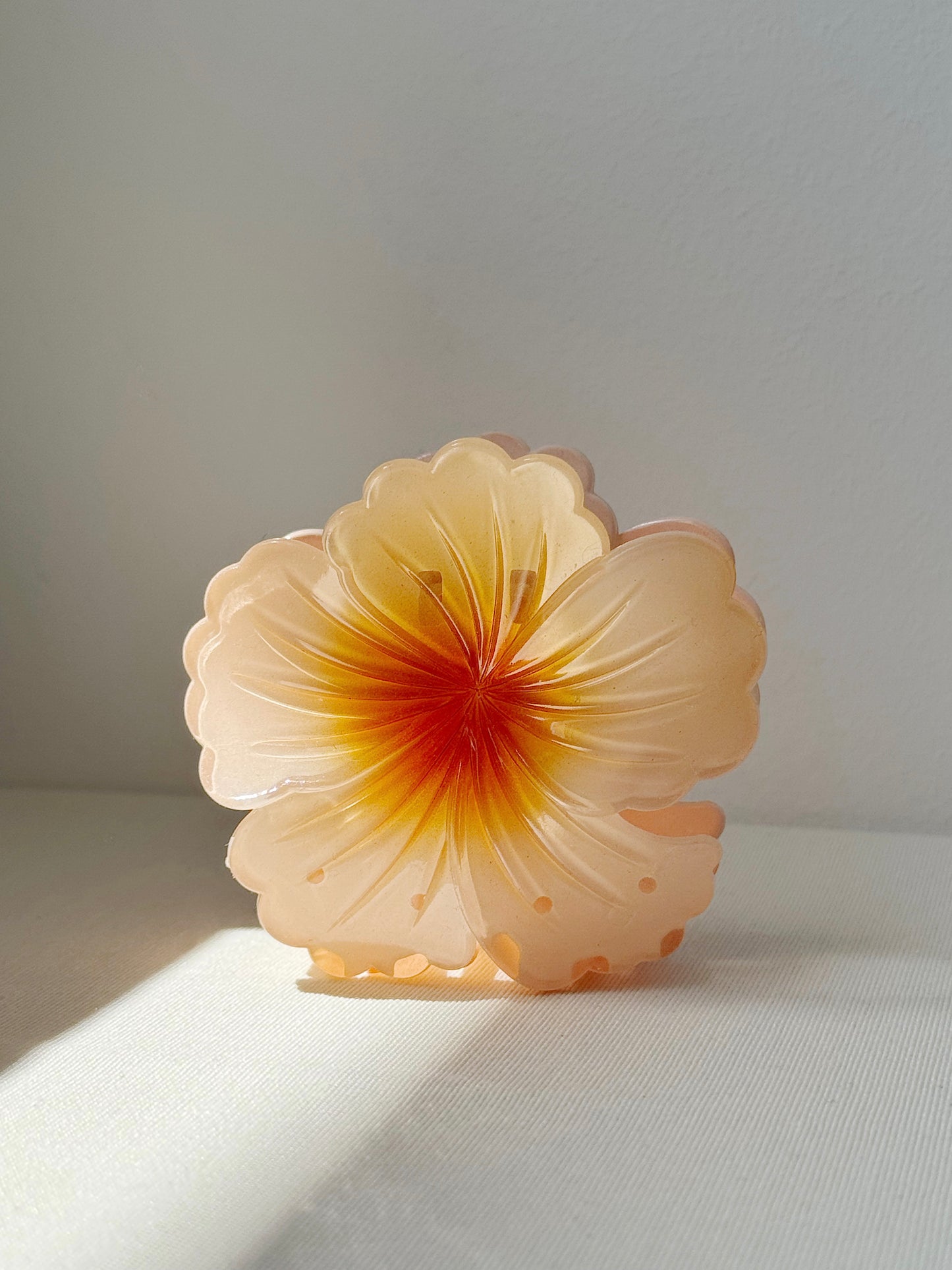 Flor tropical en melocotón