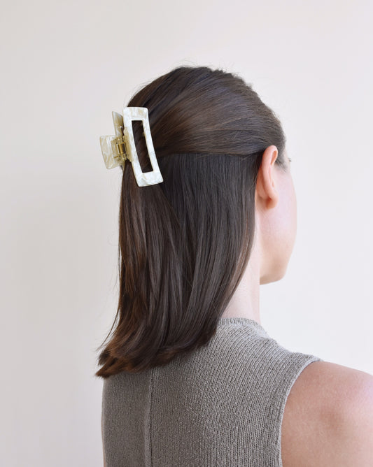 Medium Hair Claw No. 1 in Ivory