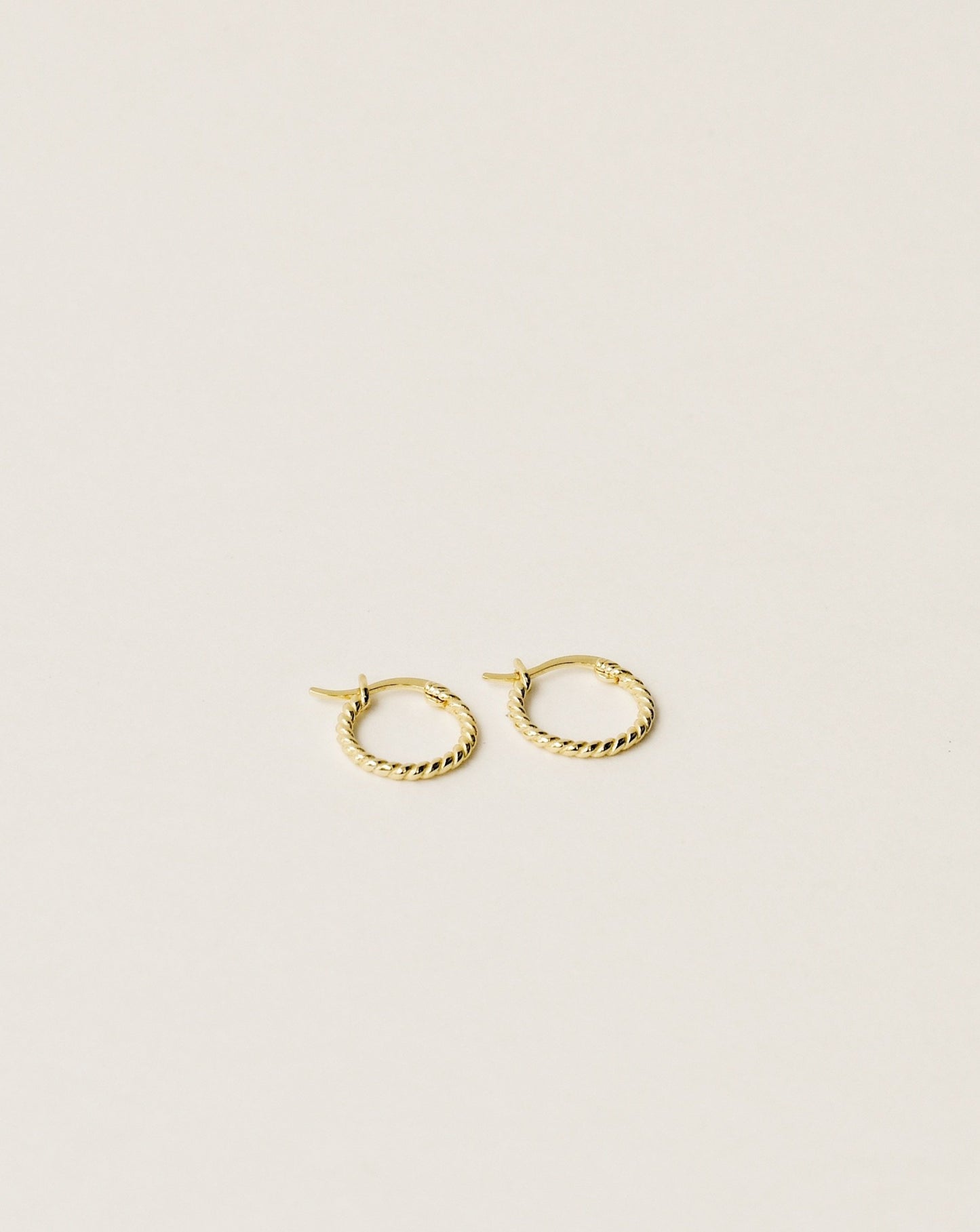 Badossa Nº 4 huggie earrings