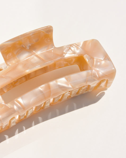 Grande Hair Claw in Pink Nacre