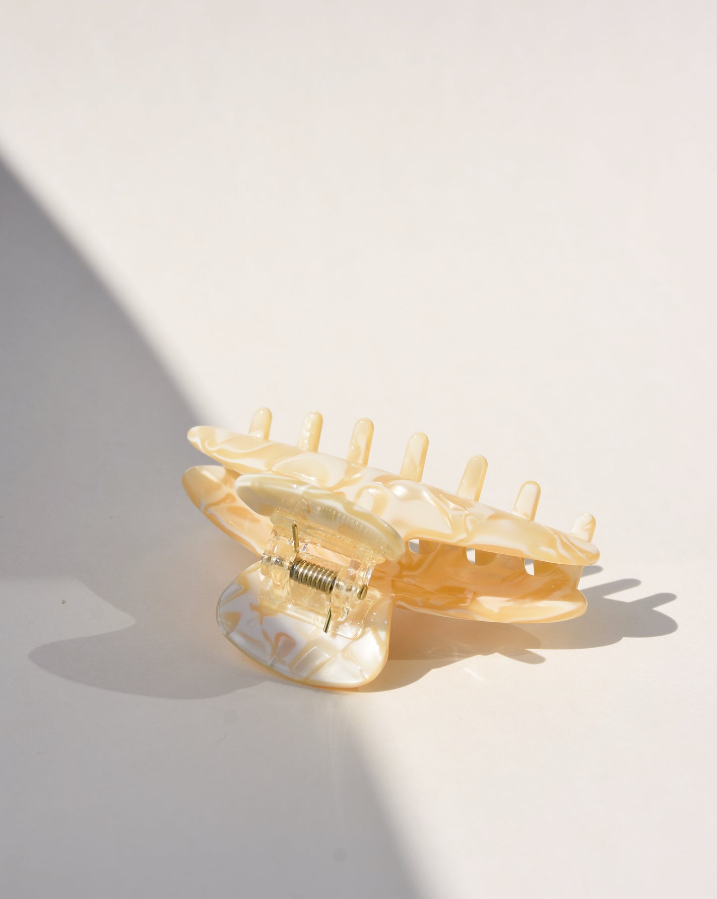 Midi Hair Claw in Ivory