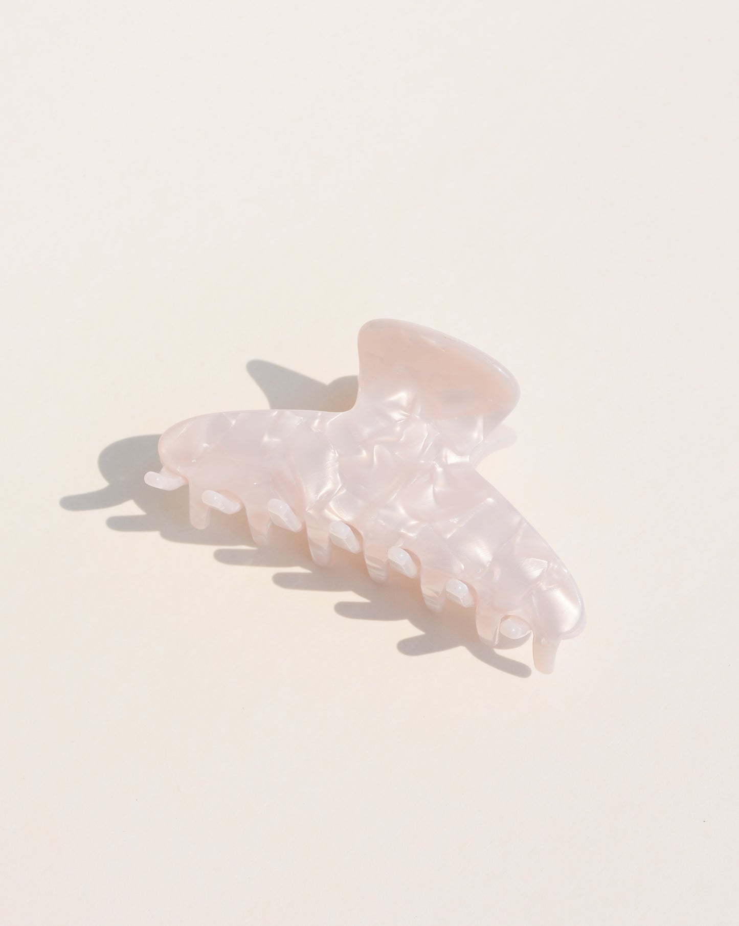 Griffe de cheveux midi en blanc nacré