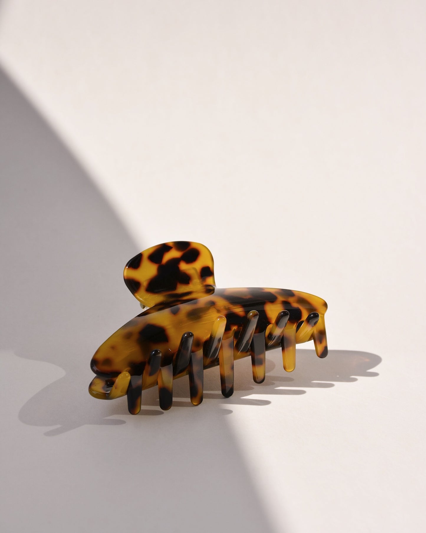 Pince à cheveux midi en écaille de tortue classique