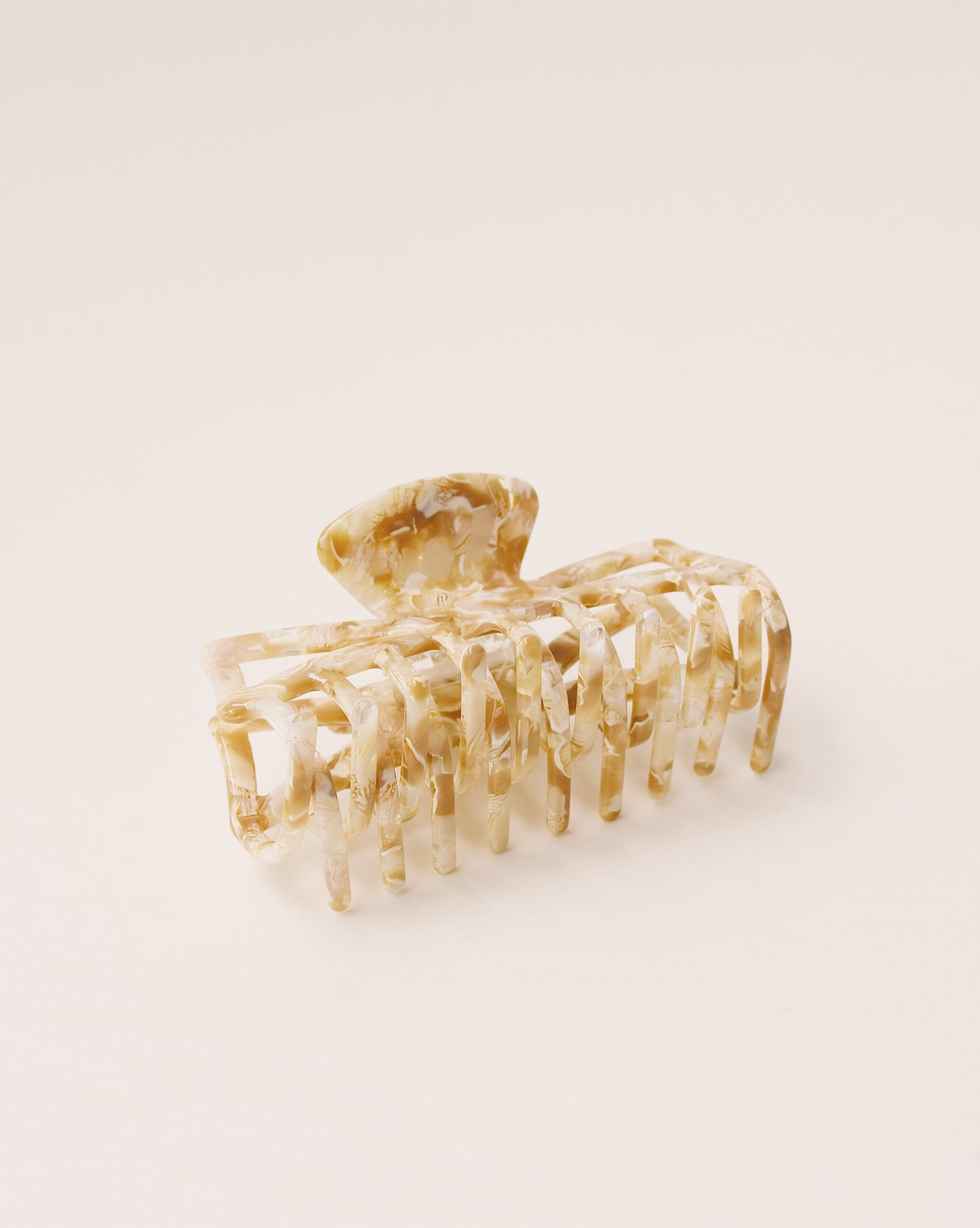 Classic Claw Clip in Marble Beige