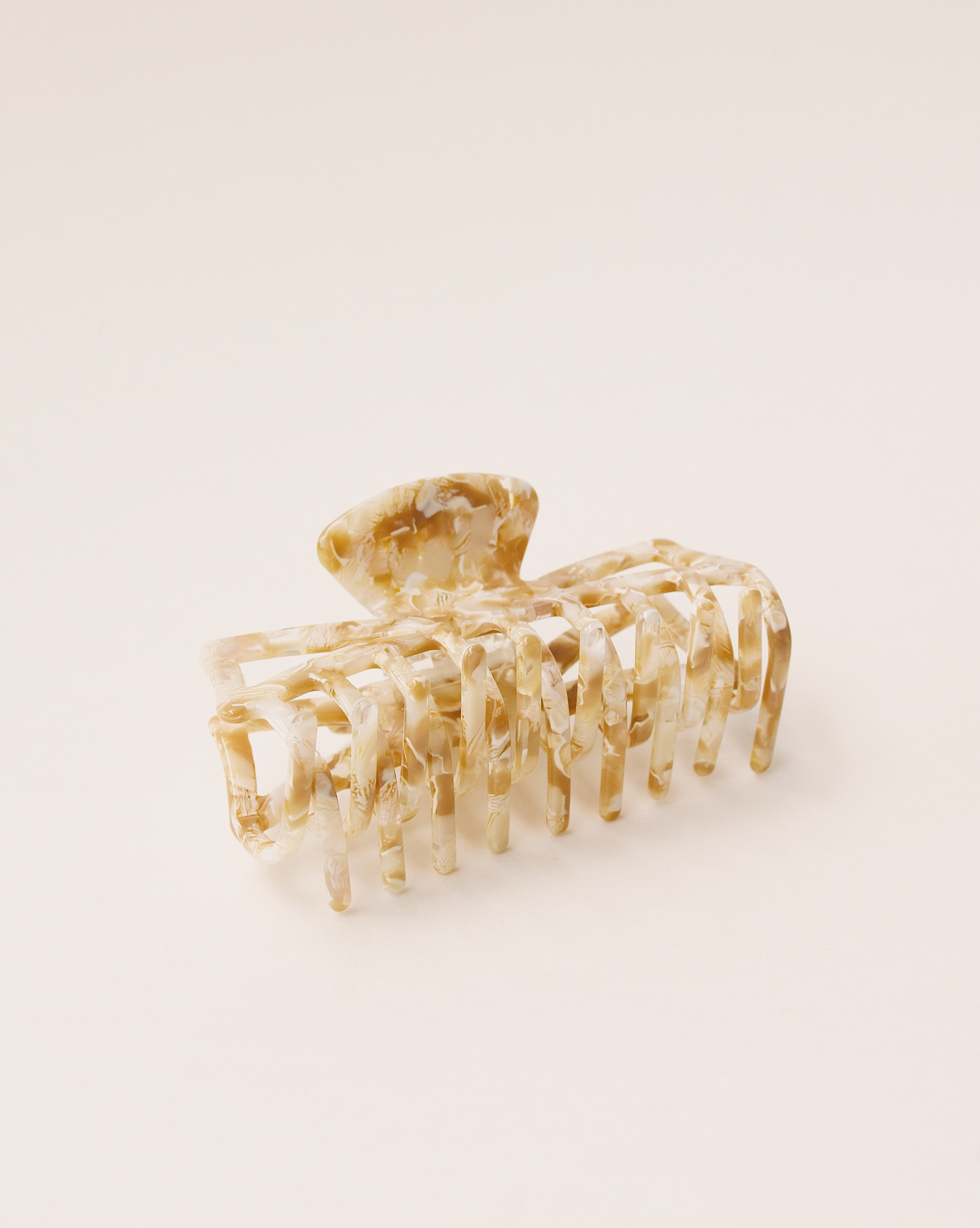 Classic Claw Clip in Marble Beige