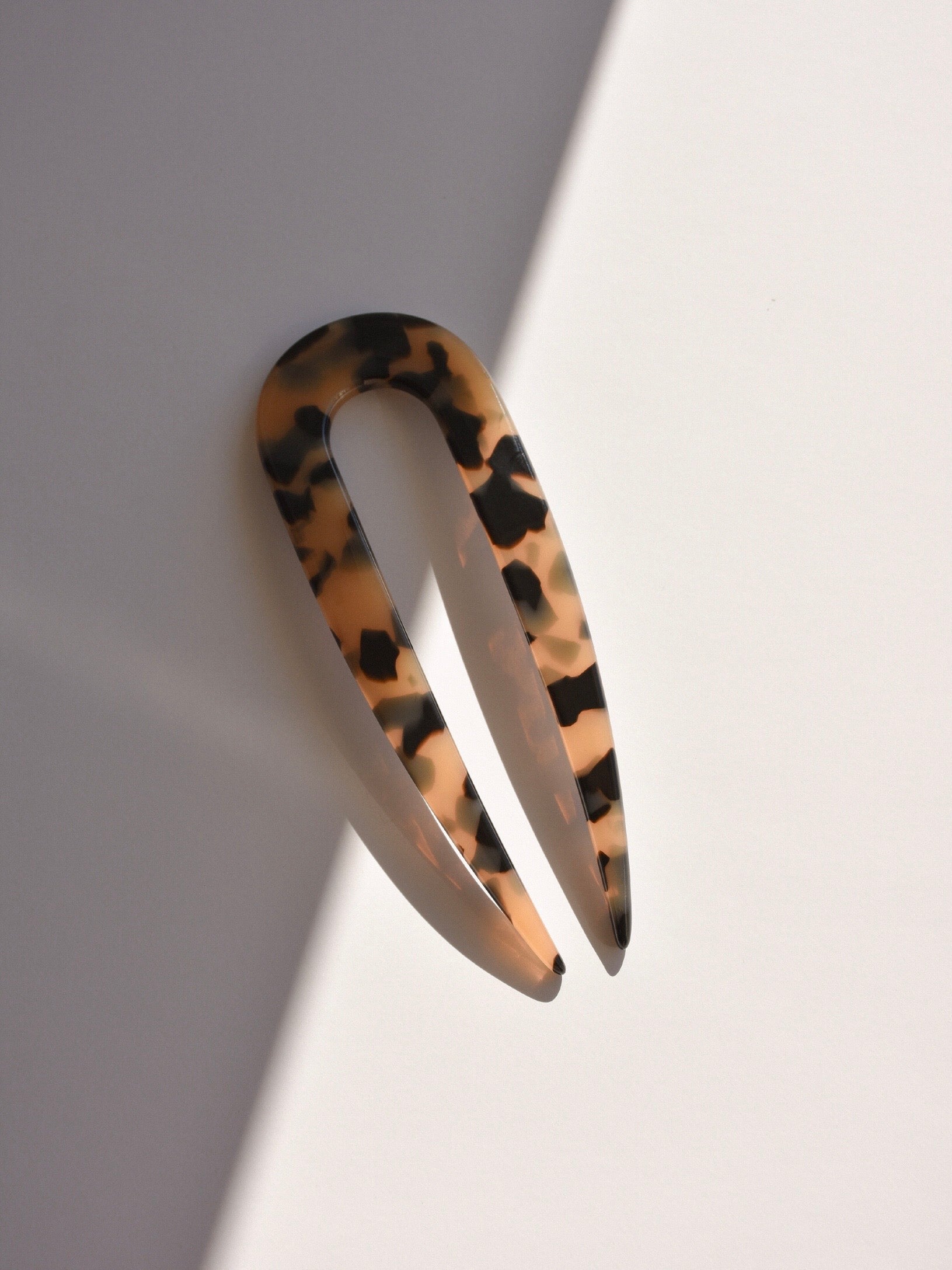 French Hair Pin · Light Tortoiseshell