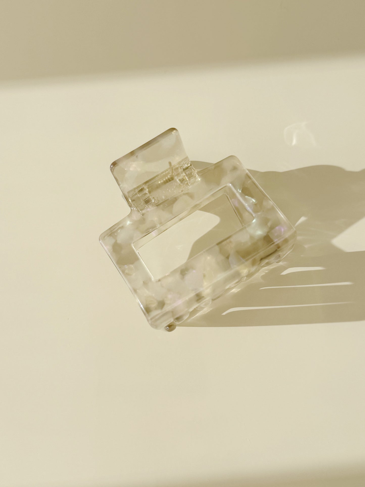 Hair Claw No. 1 in Grey