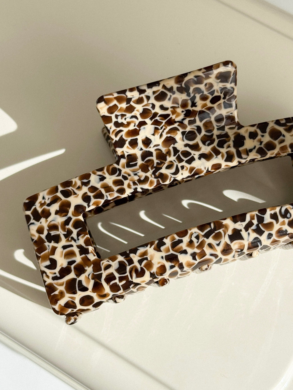 Grande Hair Claw in Leopard