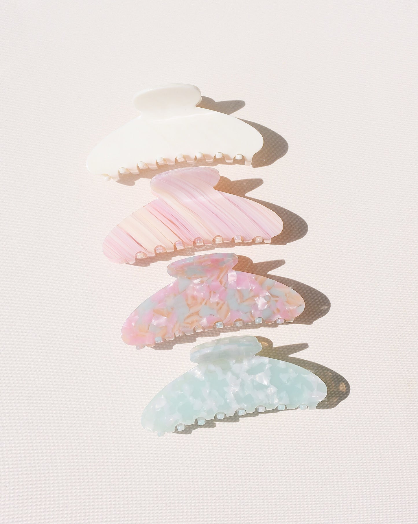 Grande Claw Clip in Pastels