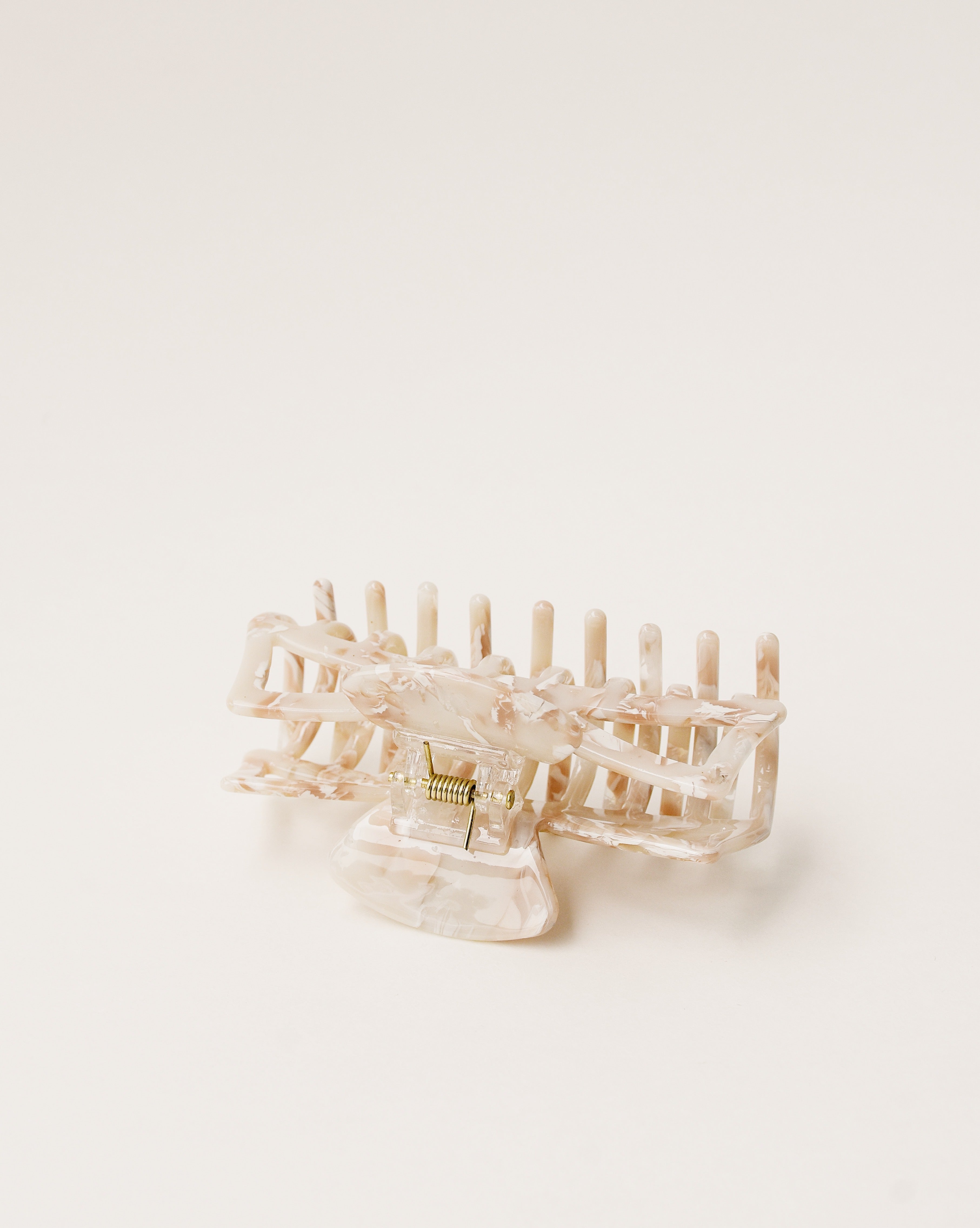 Classic Claw Clip in Pale Pink
