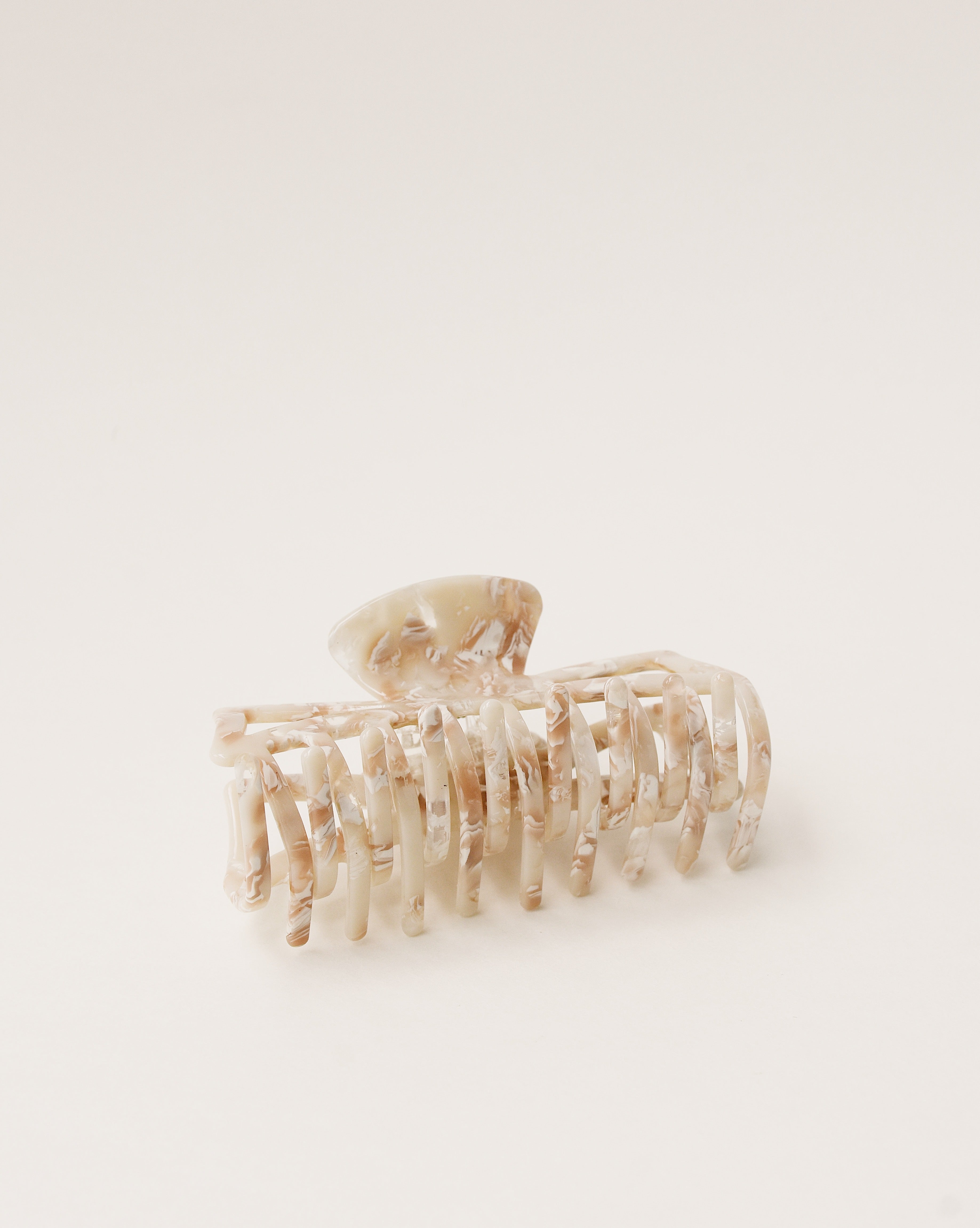 Classic Claw Clip in Pale Pink
