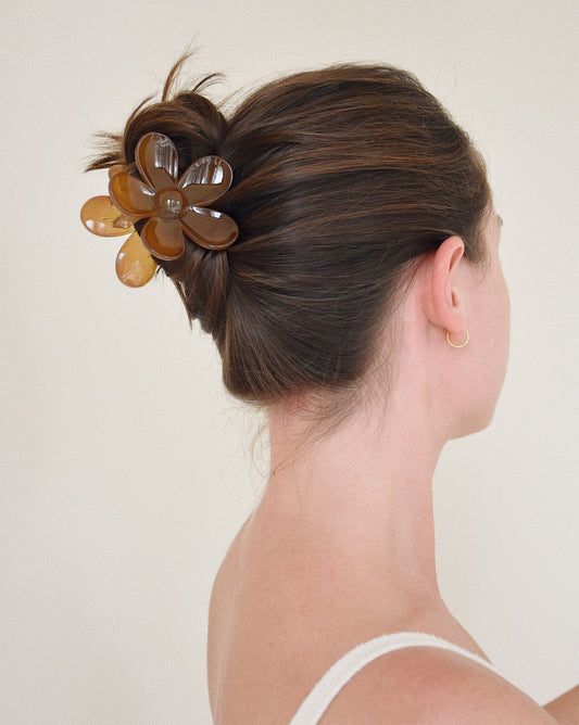 Daisy Flower Clip in Hazelnut