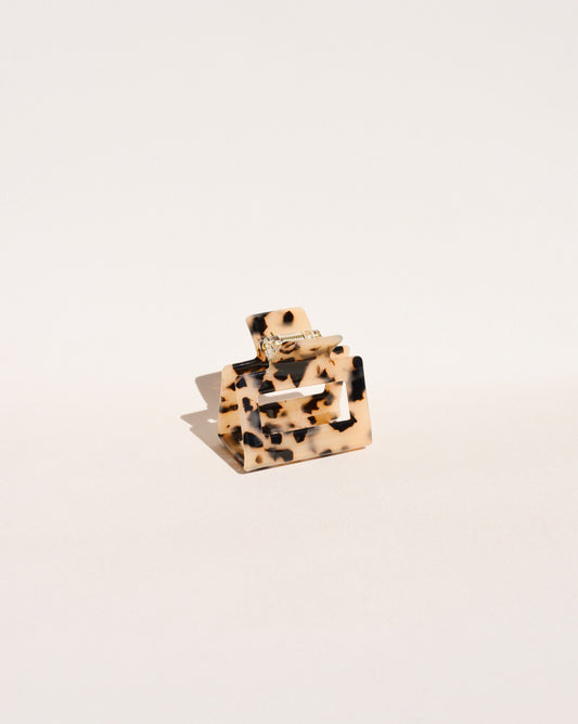 Small Hair Claw No. 1 in Light Tortoiseshell