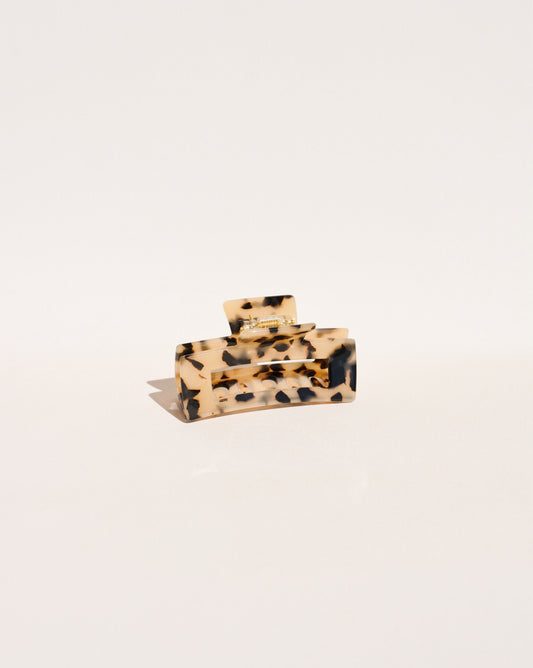 Medium Hair Claw No. 1 in Light Tortoiseshell
