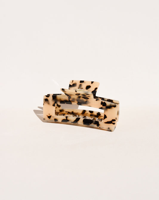 Large Hair Claw No. 1 in Light Tortoiseshell