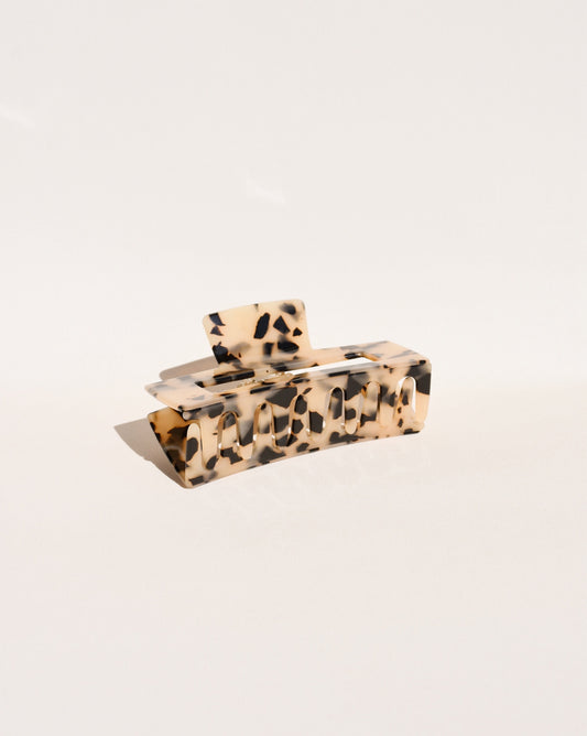 Large Hair Claw No. 1 in Light Tortoiseshell