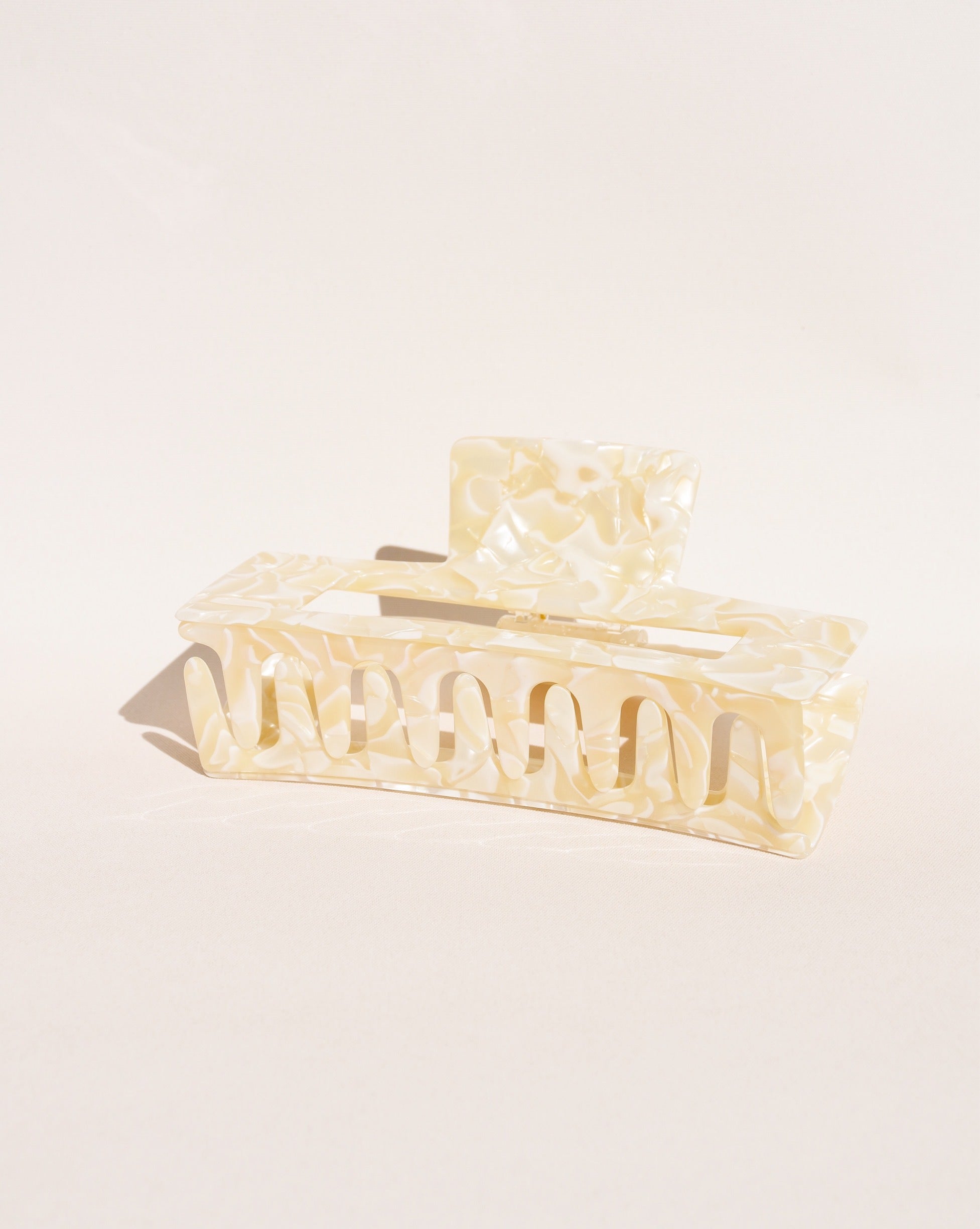 XL Hair Claw No. 1 in Ivory