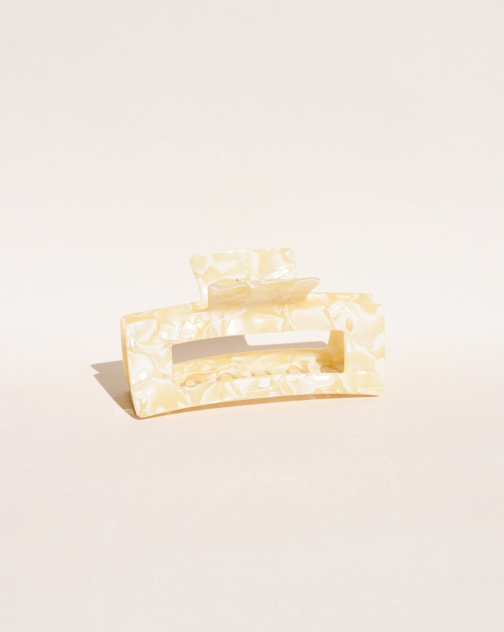 Large Hair Claw No. 1 in Ivory