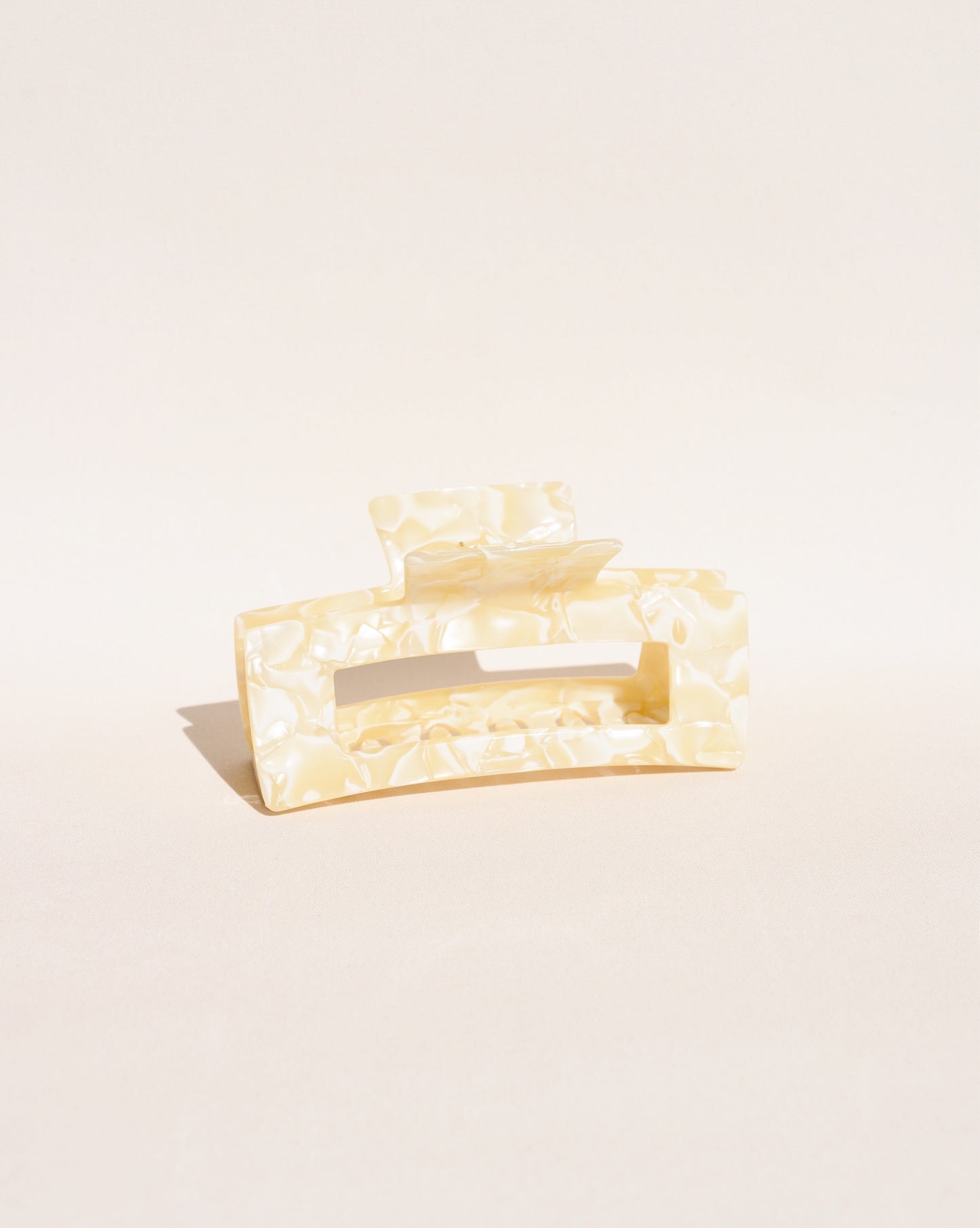 Large Hair Claw No. 1 in Ivory