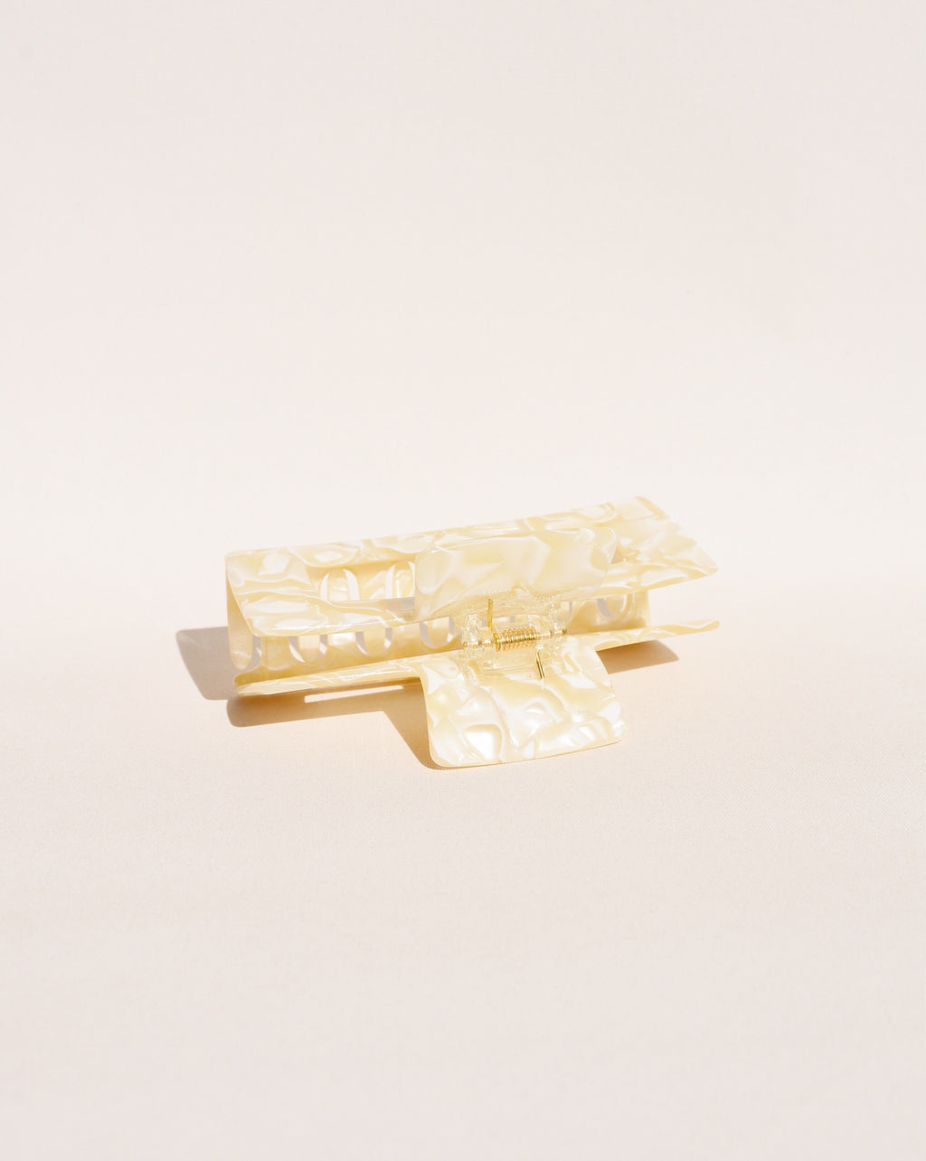 Large Hair Claw No. 1 in Ivory
