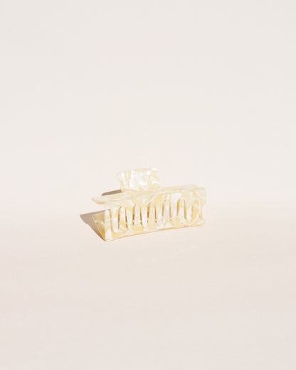 Medium Hair Claw No. 1 in Ivory