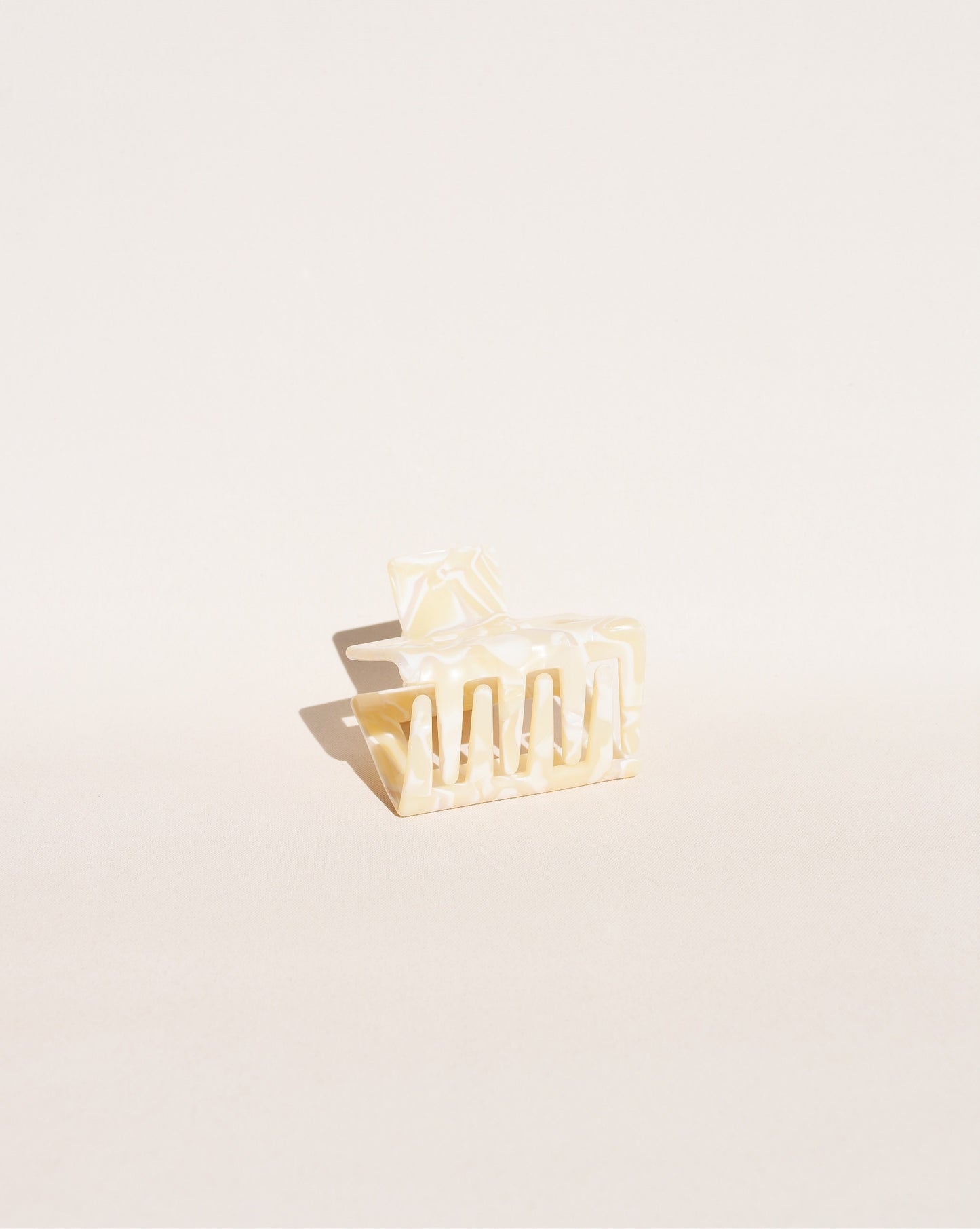 Small Hair Claw No. 1 in Ivory