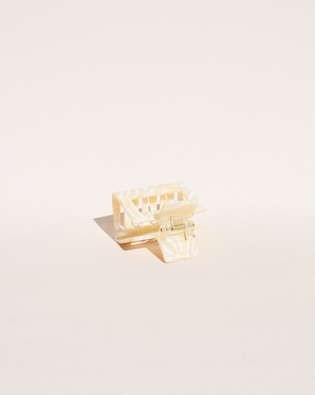 Small Hair Claw No. 1 in Ivory