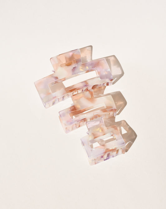 Medium Hair Claw No. 1 in Lavender