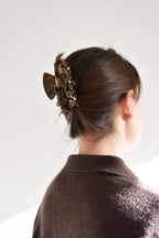 Pinza de Flores para el Pelo en Color Marrón