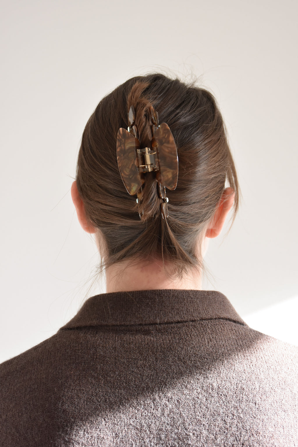 Pinza de Flores para el Pelo en Color Marrón