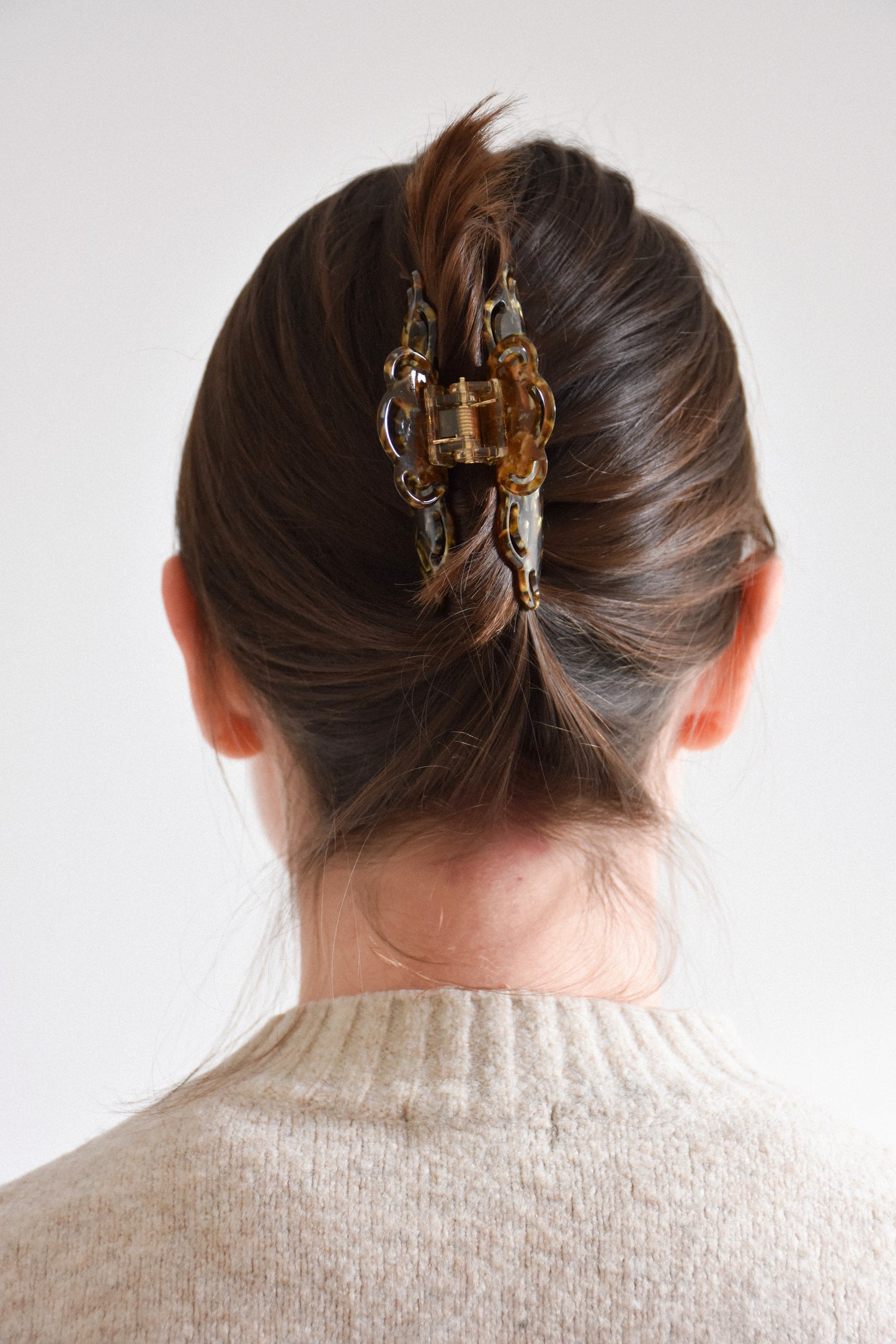 Wavy Claw Clip in Hazelnut Color