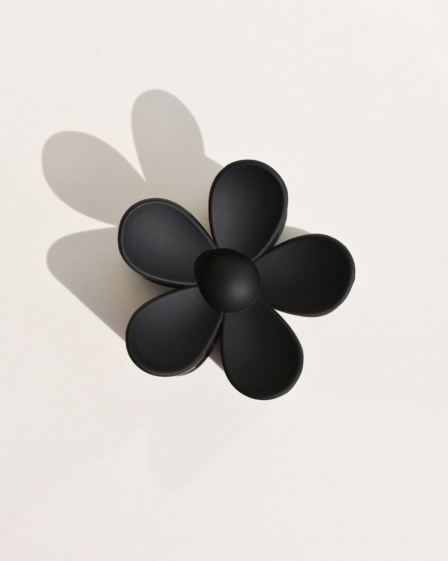 Daisy Flower Clip in Black