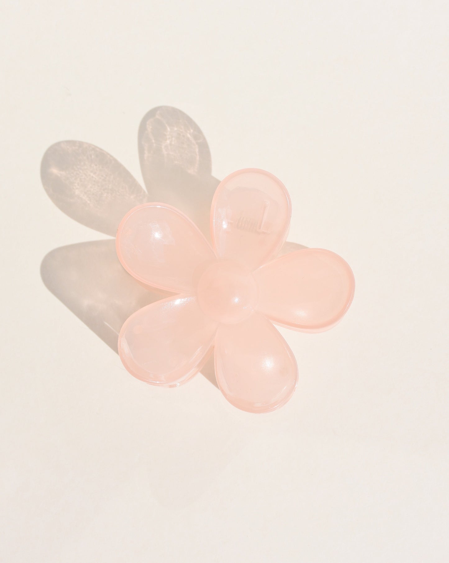 Daisy Flower Clip in Apricot