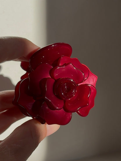 Rose Hair Claw in Cherry