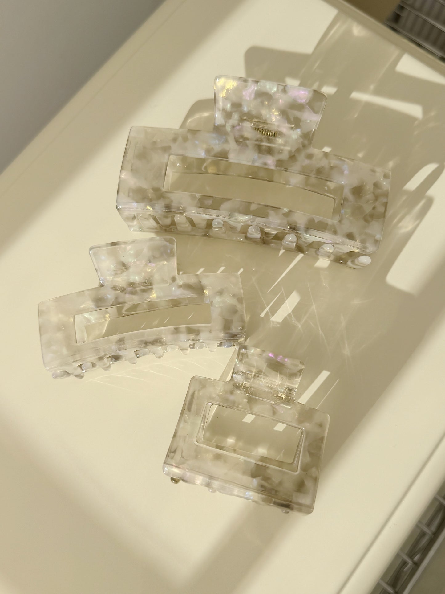 Hair Claw No. 1 in Grey