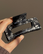 Grande Hair Claw in Black