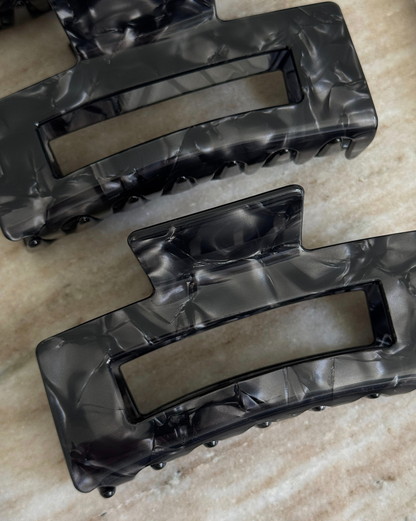 Grande Hair Claw in Black