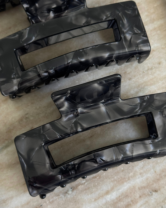 Grande Hair Claw in Black
