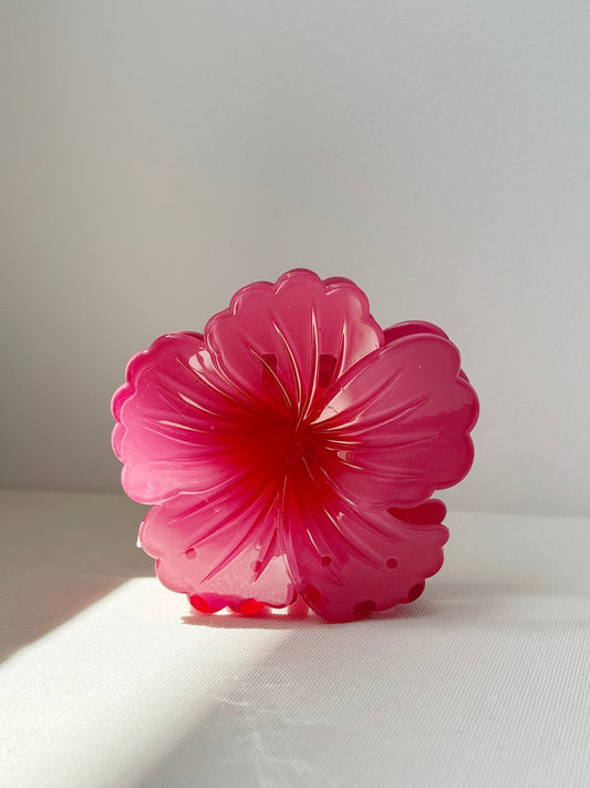 Flor tropical en rosa oscuro