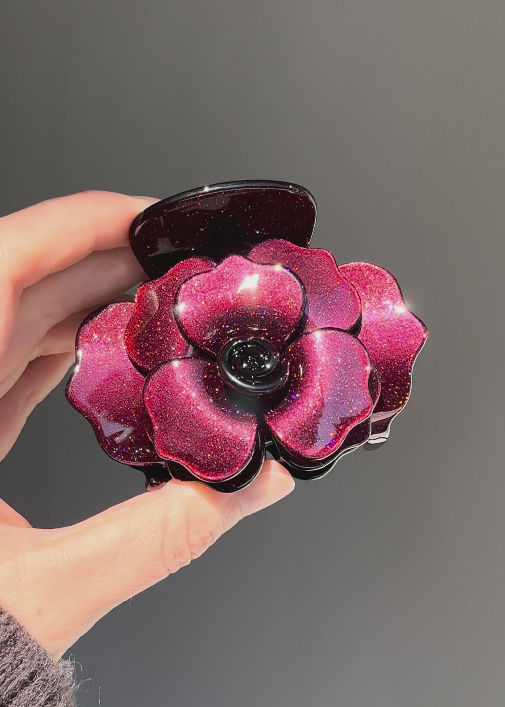 Pinza Grande de Rosa en Color Burdeos