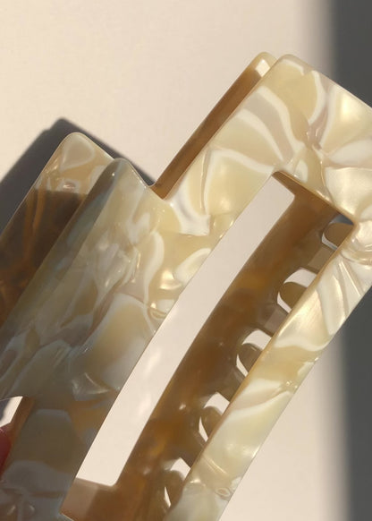 Large Hair Claw No. 1 in Ivory