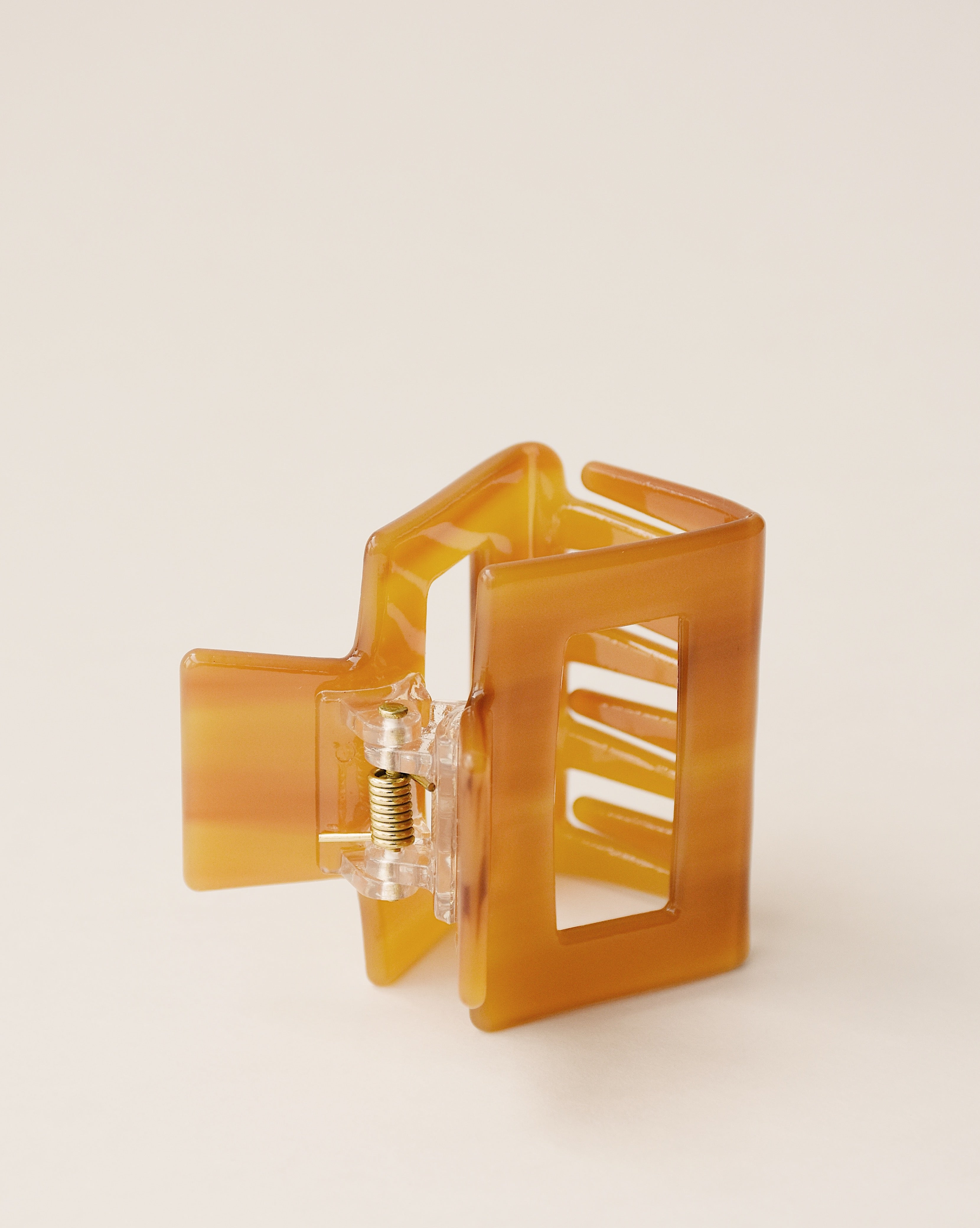 Small Hair Claw No. 1 in Cognac