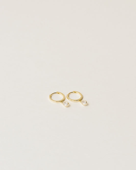 Aros pequeños con forma de lágrima de circonita