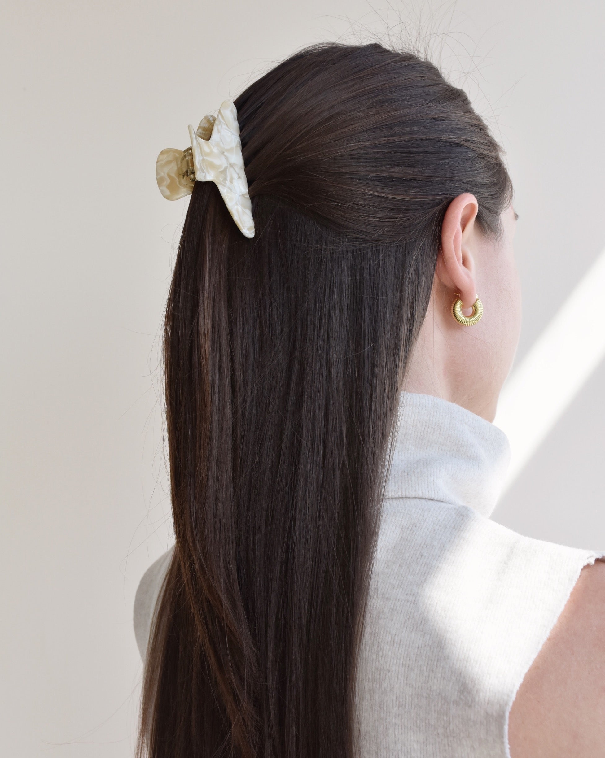 Midi Hair Claw in Pearl White