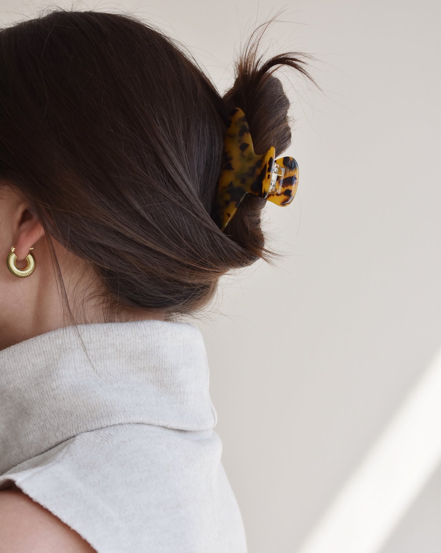 Midi Hair Claw in Crystal Pink