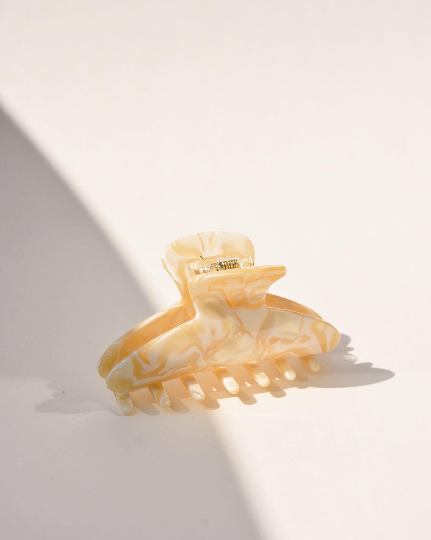 Midi Hair Claw in Ivory